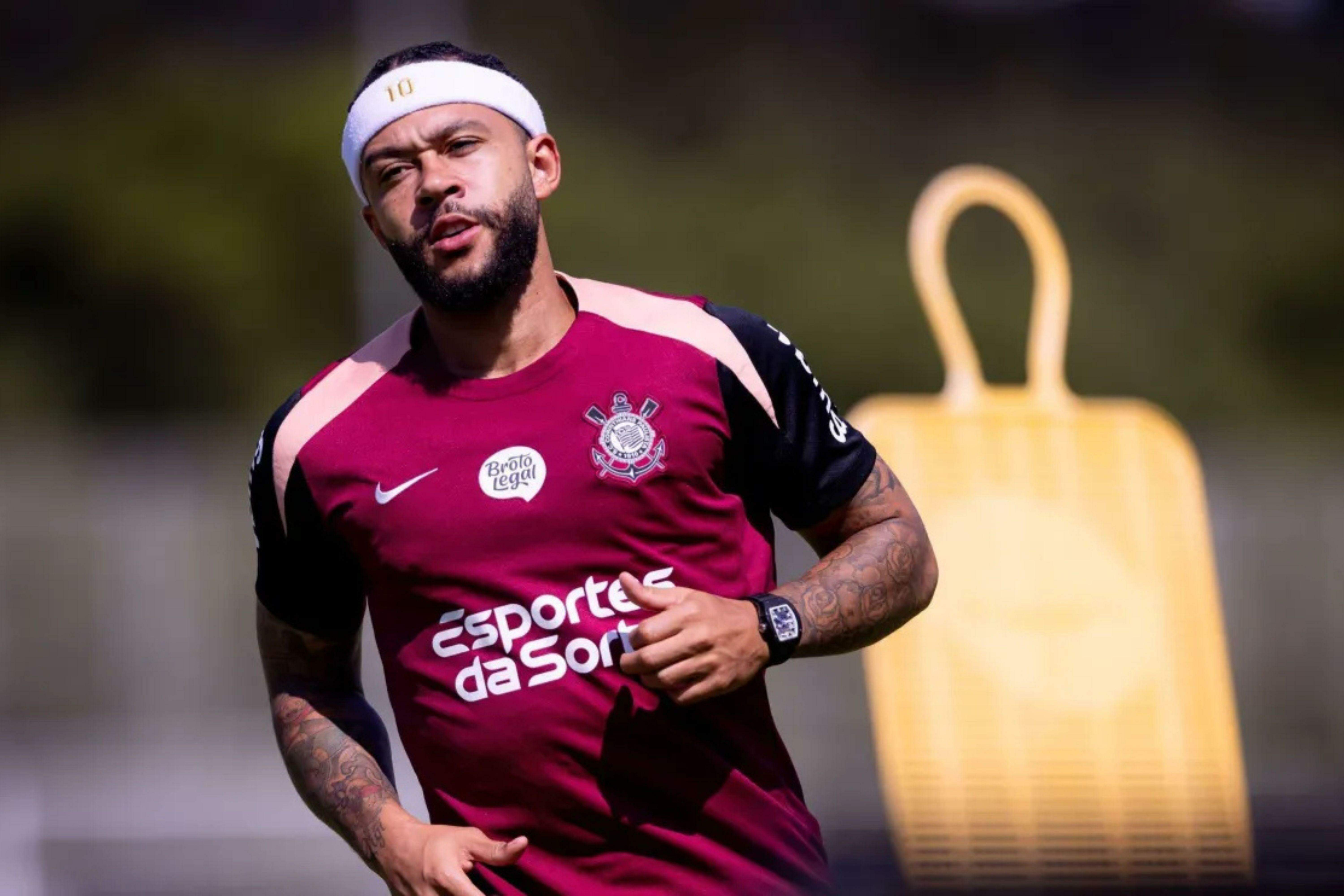 Memphis Depay pode cobrar até R$ 180 milhões do Corinthians na Justiça