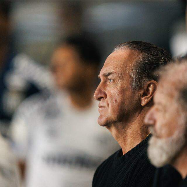 Pressionado pelo mau momento do Santos no Brasileirão, Cuca tenta reverter o ânimo do time com vitória na Sul-Americana