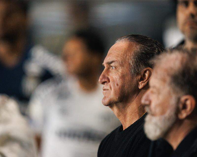 Pressionado pelo mau momento do Santos no Brasileirão, Cuca tenta reverter o ânimo do time com vitória na Sul-Americana