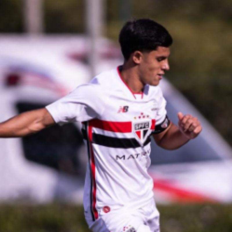 Nicolas retorna aos treinos do São Paulo 10 dias após acidente que matou idoso em Barueri