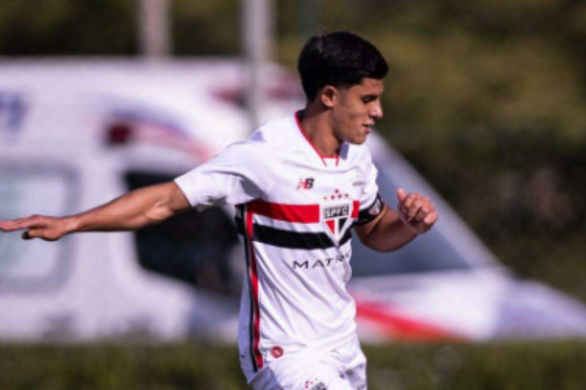 Nicolas retorna aos treinos do São Paulo 10 dias após acidente que matou idoso em Barueri