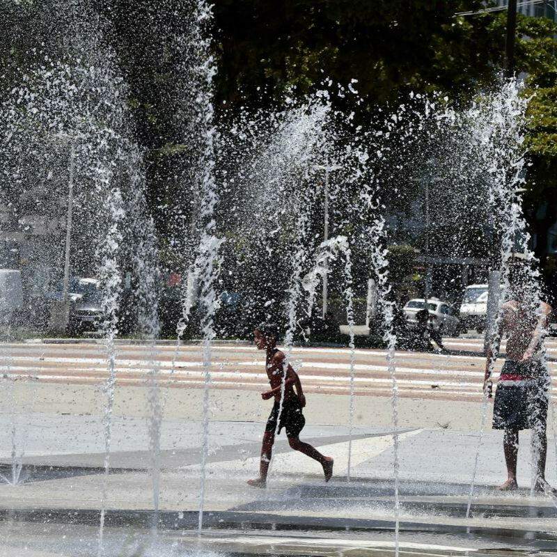 As temperaturas podem ficar até 3°C acima da média na Baixada Santista