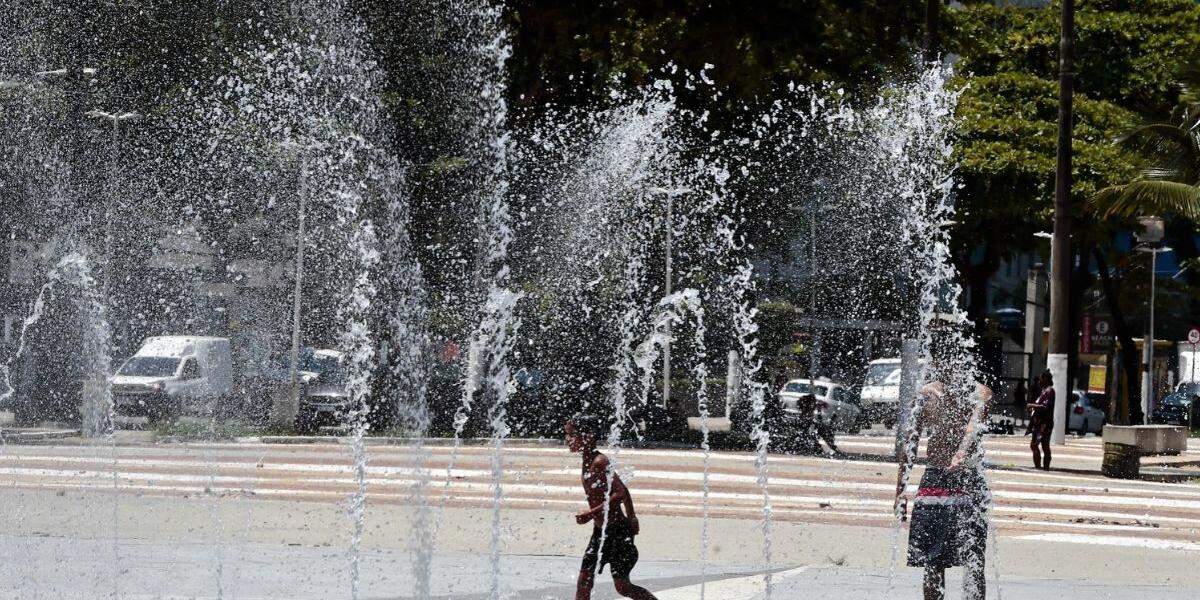 As temperaturas podem ficar até 3°C acima da média na Baixada Santista