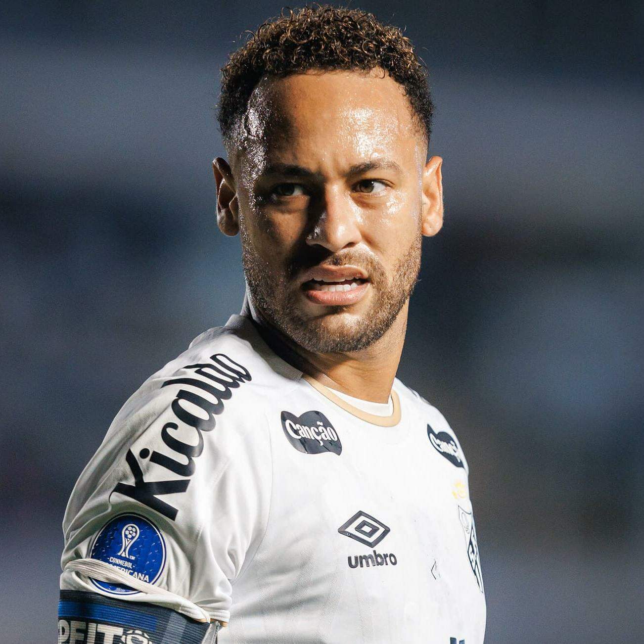 "Quem não quer conquistar alguma coisa aqui?", perguntou Neymar aos companheiros no vestiário da Vila, antes do jogo com o Macará