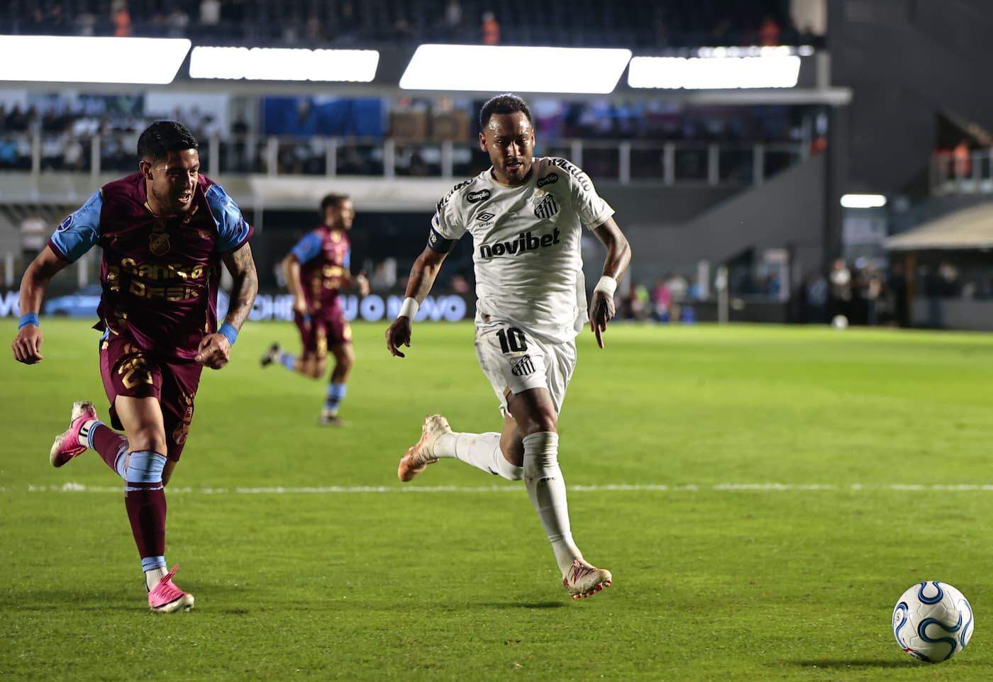 Neymar tem oito gols e sete assistências em 20 jogos pelo Peixe nesta temporada