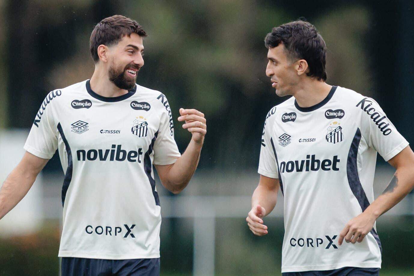 Luan Peres e João Schmidt estão confirmados no Santos para o confronto com o Vasco em São Januário