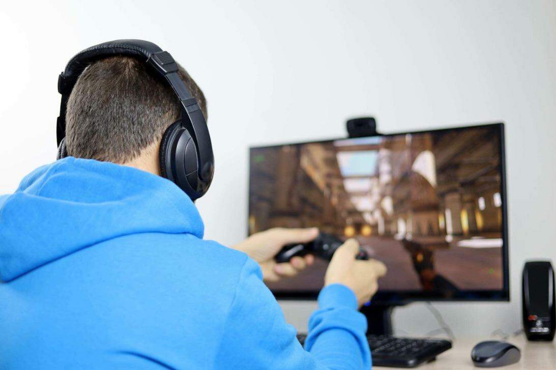 Celulares, tablets, computadores e videogames fazem parte da rotina de crianças e adolescentes