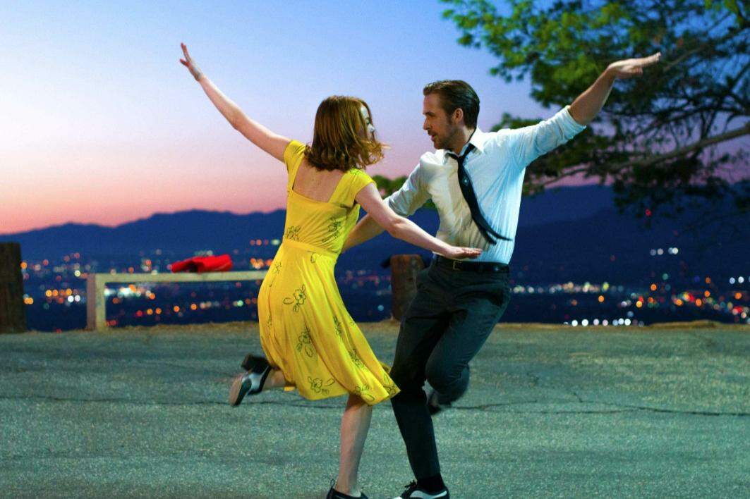 Ryan Gosling e Emma Stone protagonizam filme de Damien Chazelle