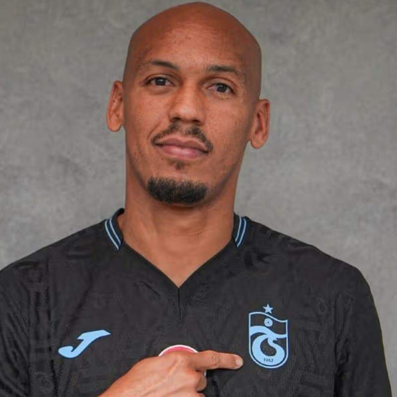 Brasileiro assinou com o clube turco