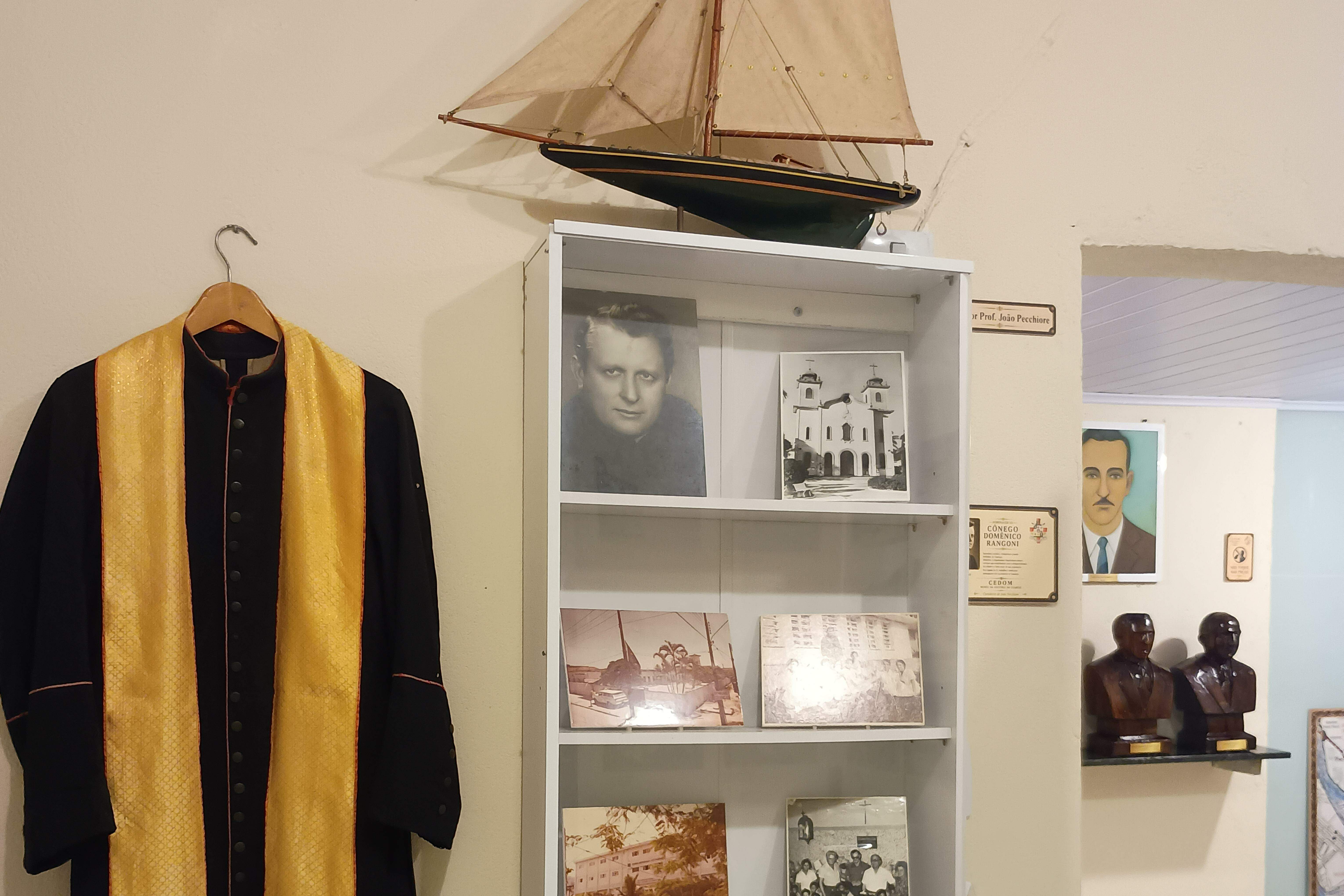 De maquetes a cartões postais e fotografias: público pode visitar