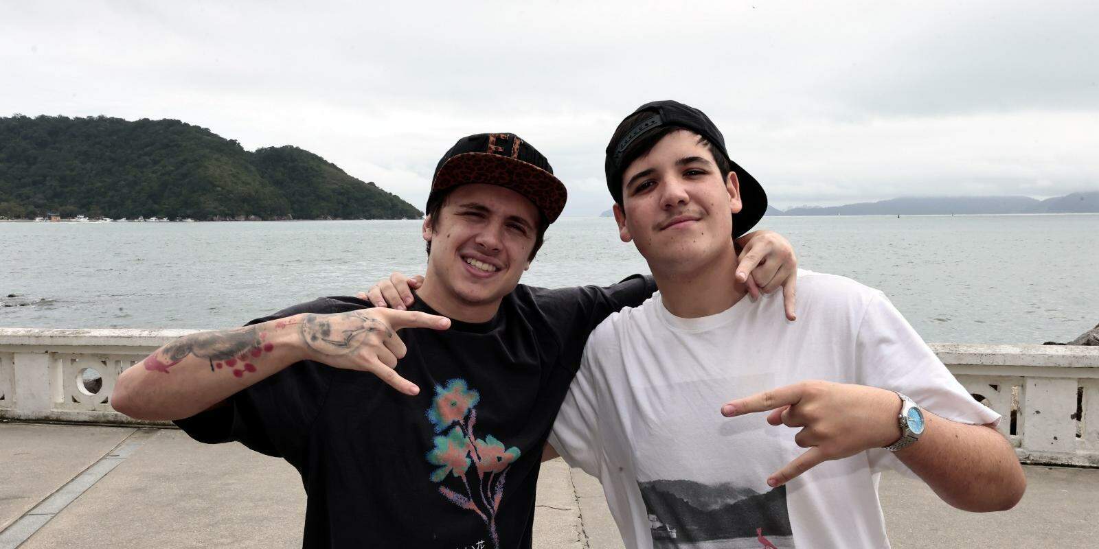 João (à esq.) e Enrico estão empolgados com o 013NaVoz e o crescimento do projeto na internet