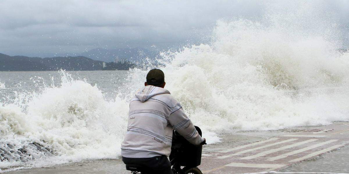 Prefeitura de Santos alerta para possibilidade de inundações