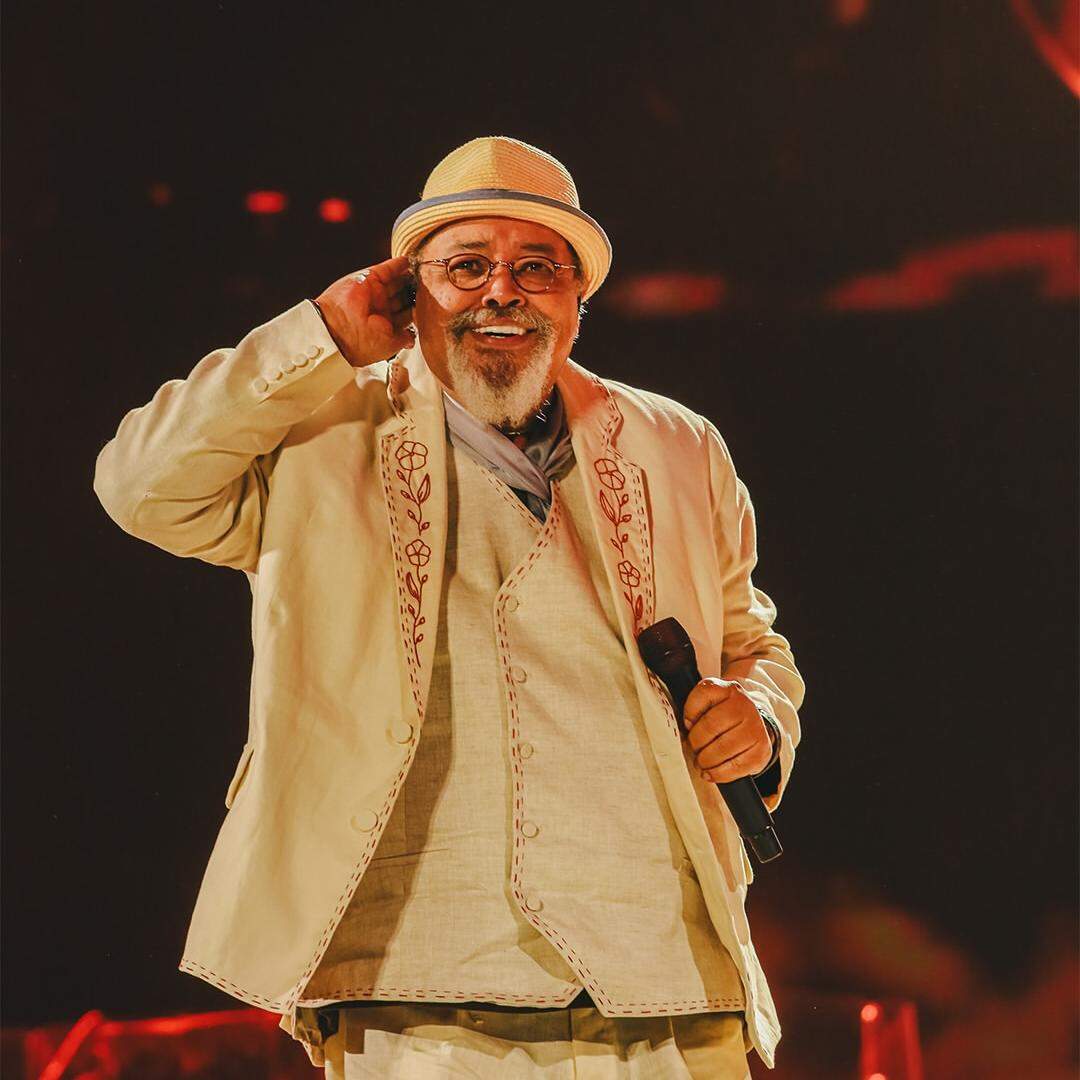 O cantor e compositor, ex-Fundo de Quintal, é uma lenda do samba