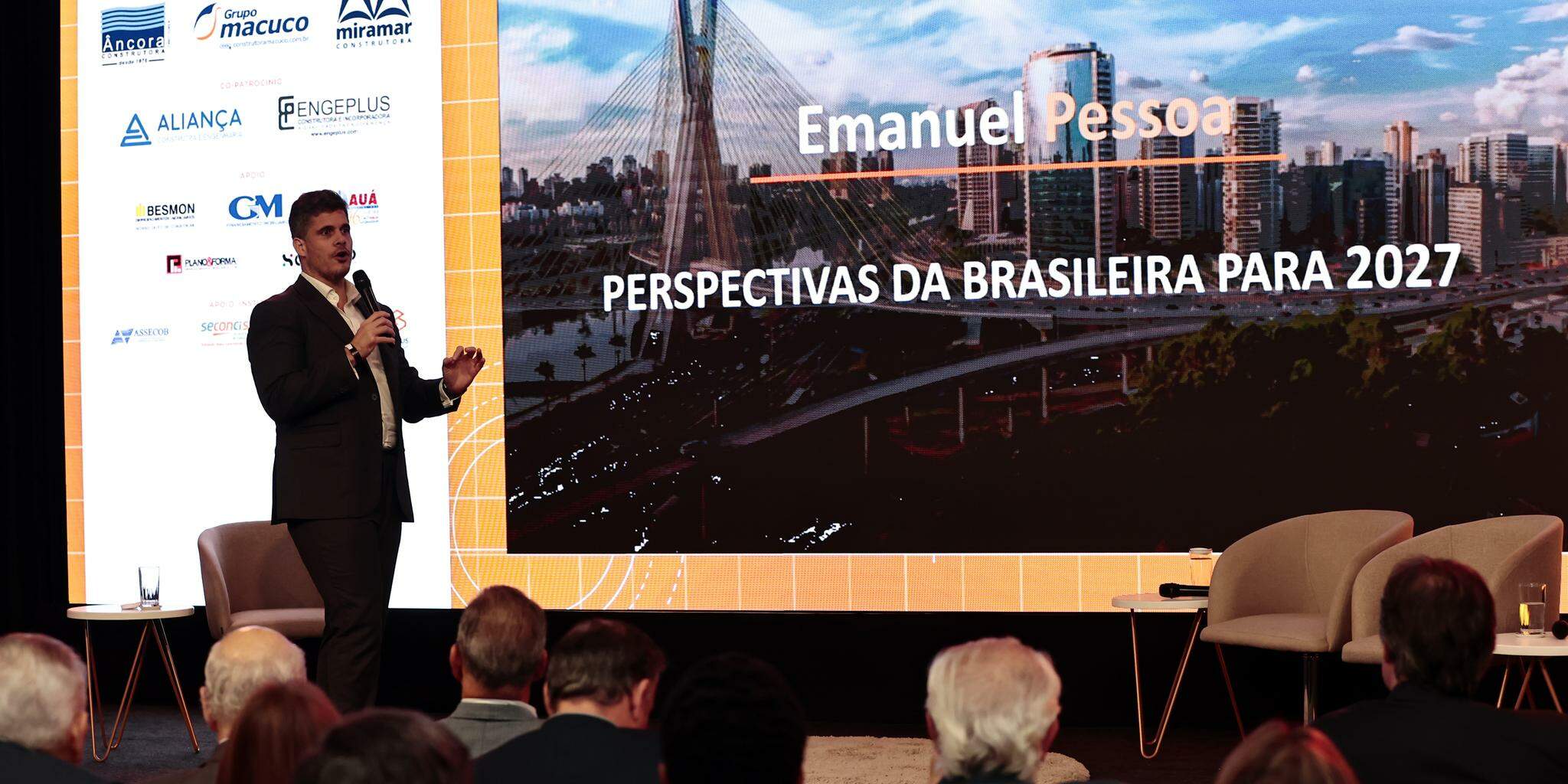 A 13ª edição do Summit da Construção Civil foi realizada no auditório do Grupo Tribuna e reuniu autoridades, empresários e especialistas do setor