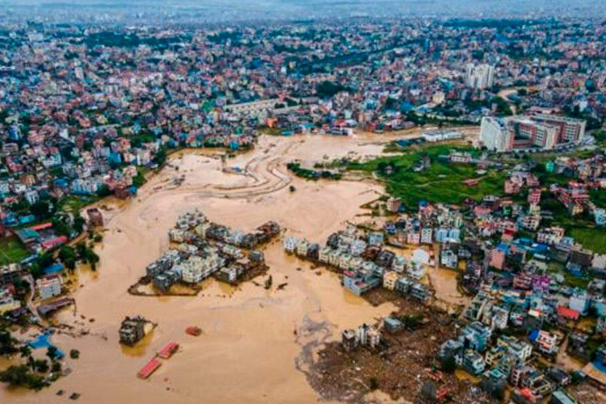 Ao menos 95 morrem em inundações no Nepal; pelo menos 384 turistas estão desaparecidos