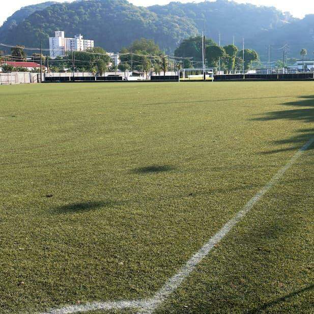 Enquanto o projeto de um novo CT da base não sai do papel, as equipes menores usam a estrutura do CT Rei Pelé