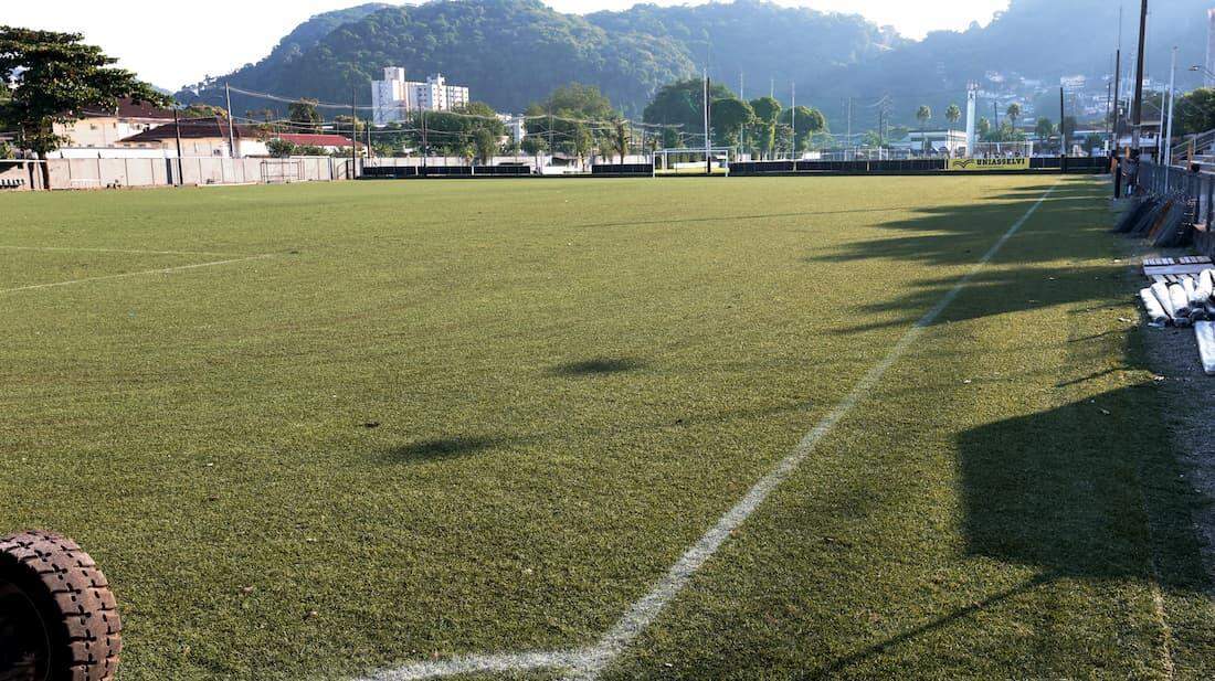 Enquanto o projeto de um novo CT da base não sai do papel, as equipes menores usam a estrutura do CT Rei Pelé