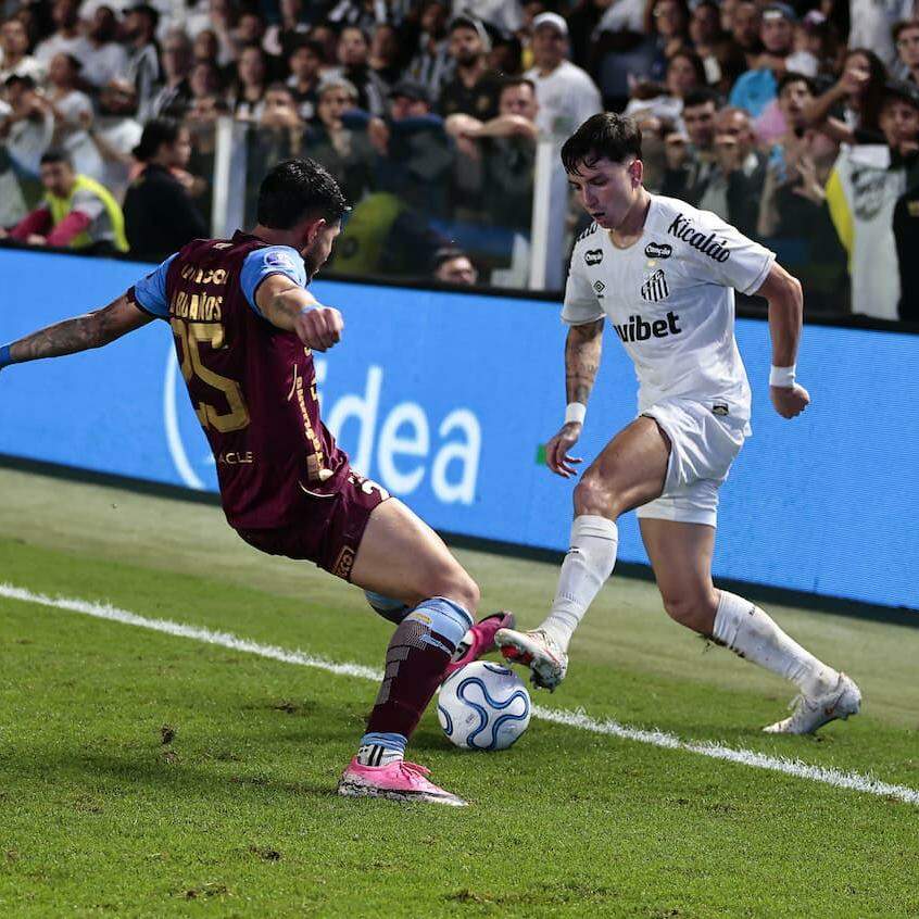 Depois de eliminar o Macará, o Santos, de Barreal, vai enfrentar o Atlético-MG por vaga na semifinal