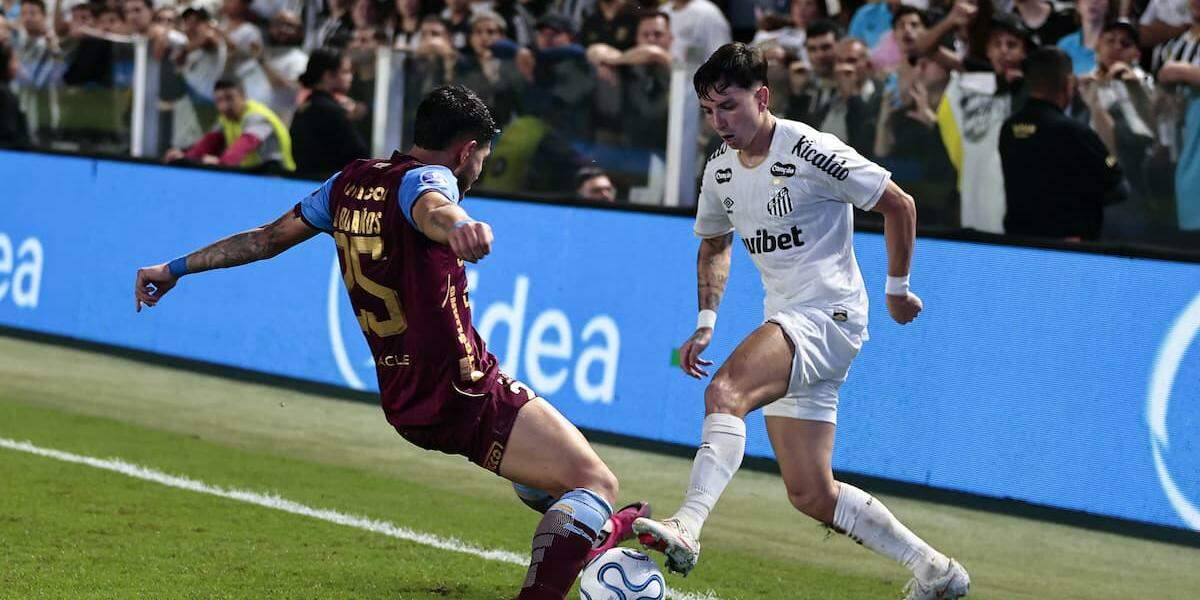 Depois de eliminar o Macará, o Santos, de Barreal, vai enfrentar o Atlético-MG por vaga na semifinal