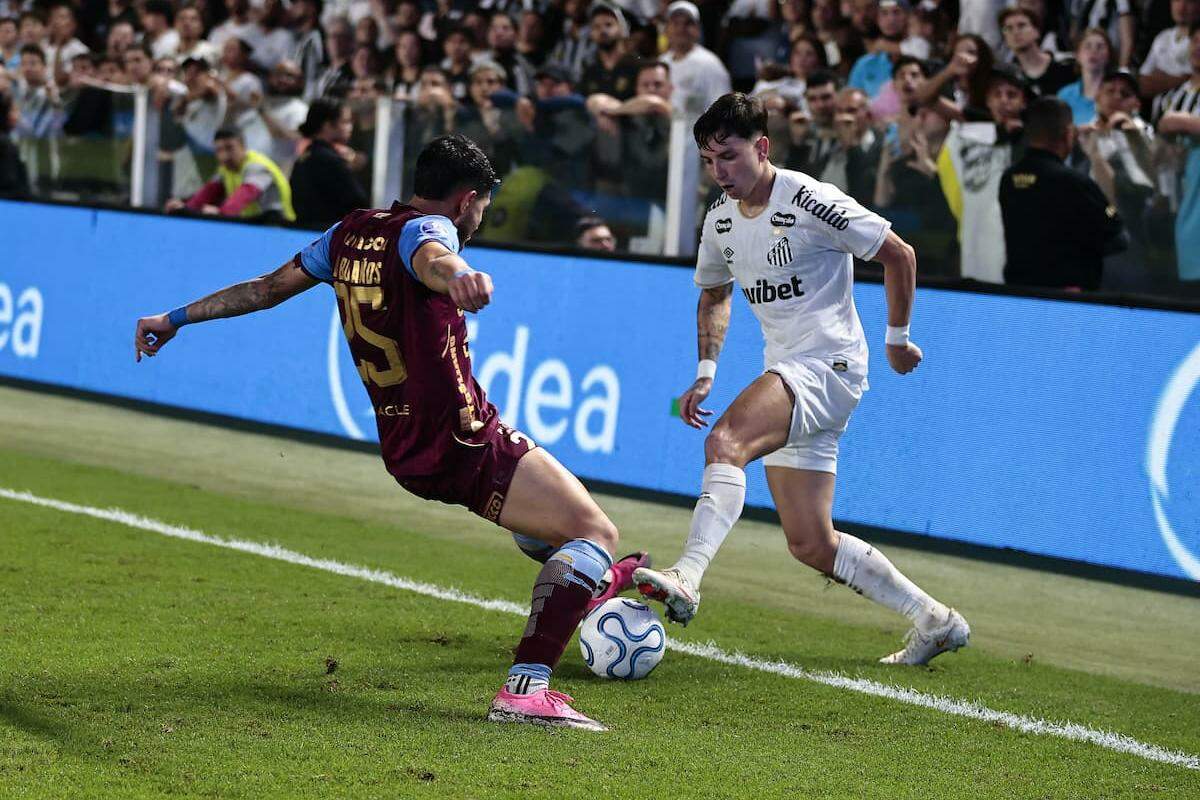 Depois de eliminar o Macará, o Santos, de Barreal, vai enfrentar o Atlético-MG por vaga na semifinal