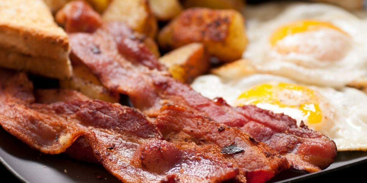 Jantar em três etapas foi criado especialmente para celebrar o Dia do Bacon na Cerveja e Porcaria