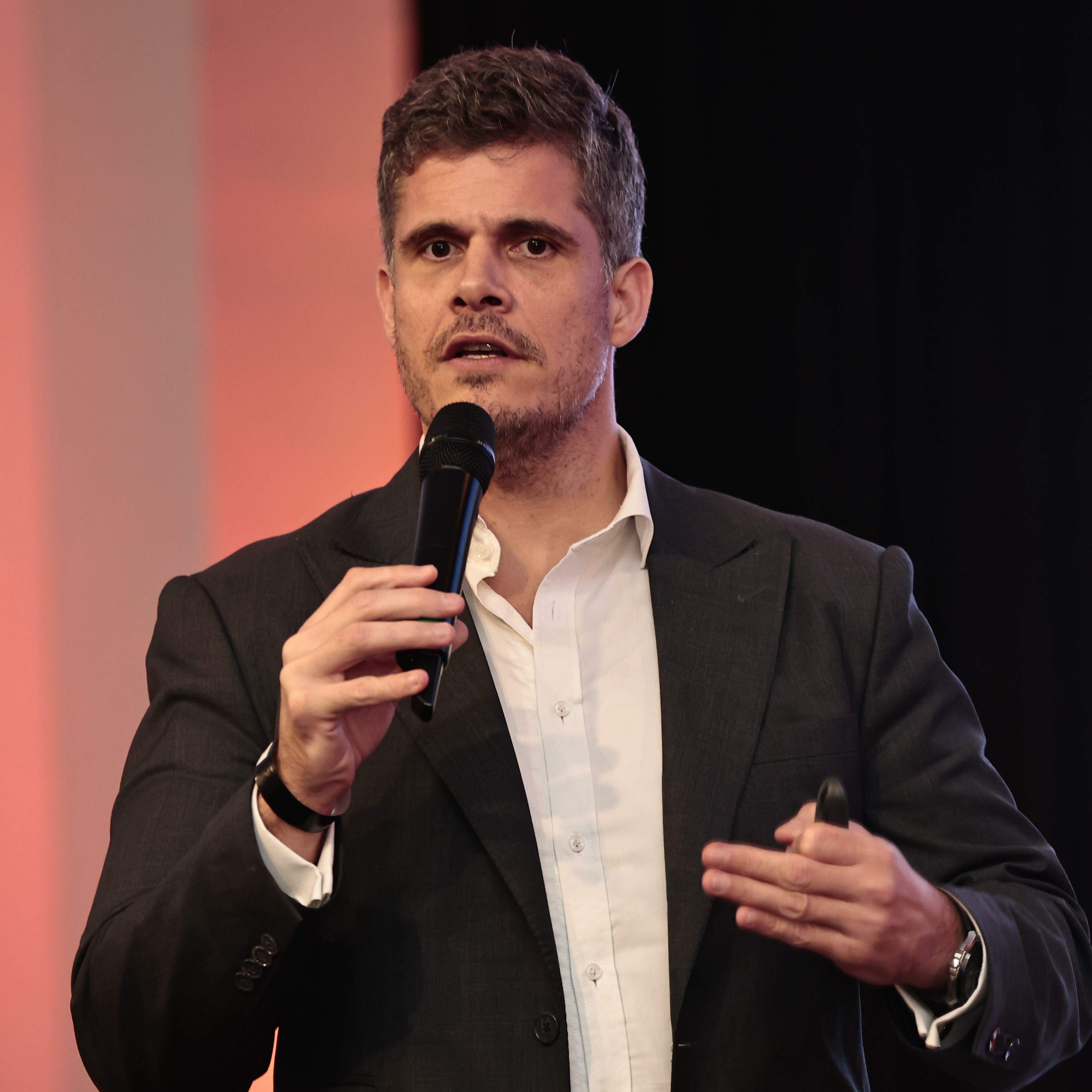 Emanuel Pessoa: empresas não se prepararam para capital chinês