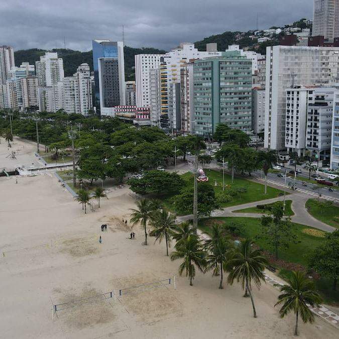 Orla de Santos: cidade conta com 216 vagas em concurso público voltado ao setor educacional
