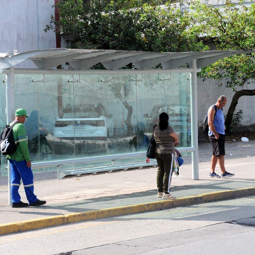 Pontos de ônibus em Praia Grande receberam melhorias estruturais