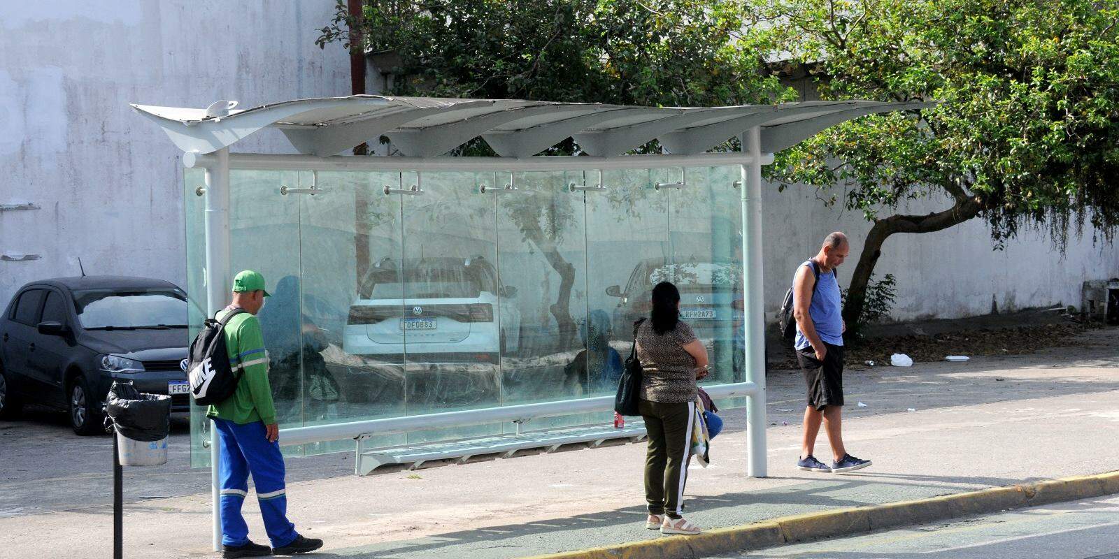 Pontos de ônibus em Praia Grande receberam melhorias estruturais