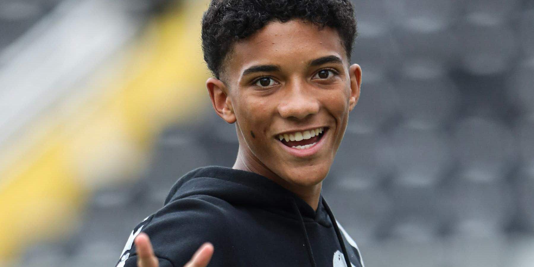 Robinho Jr será emprestado com opção de compra pelo time italiano, no valor em torno de R$ 48 milhões
