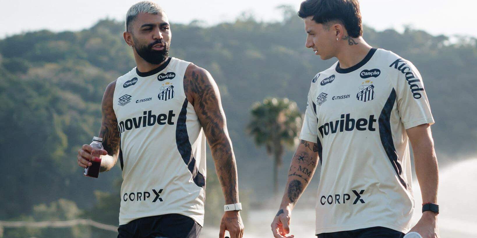 Gabigol e Barreal estão escalados para enfrentar o Corinthians, neste domingo, na Neo Química Arena