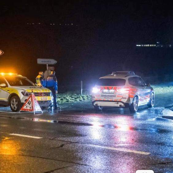 Uma mulher de 22 anos morreu devido aos ferimentos no local