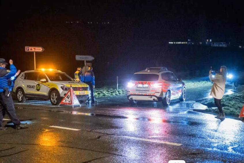 Uma mulher de 22 anos morreu devido aos ferimentos no local