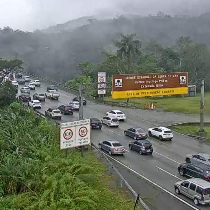 Só na Rodovia dos Imigrantes, congestionamento vai do km 48 ao km 65