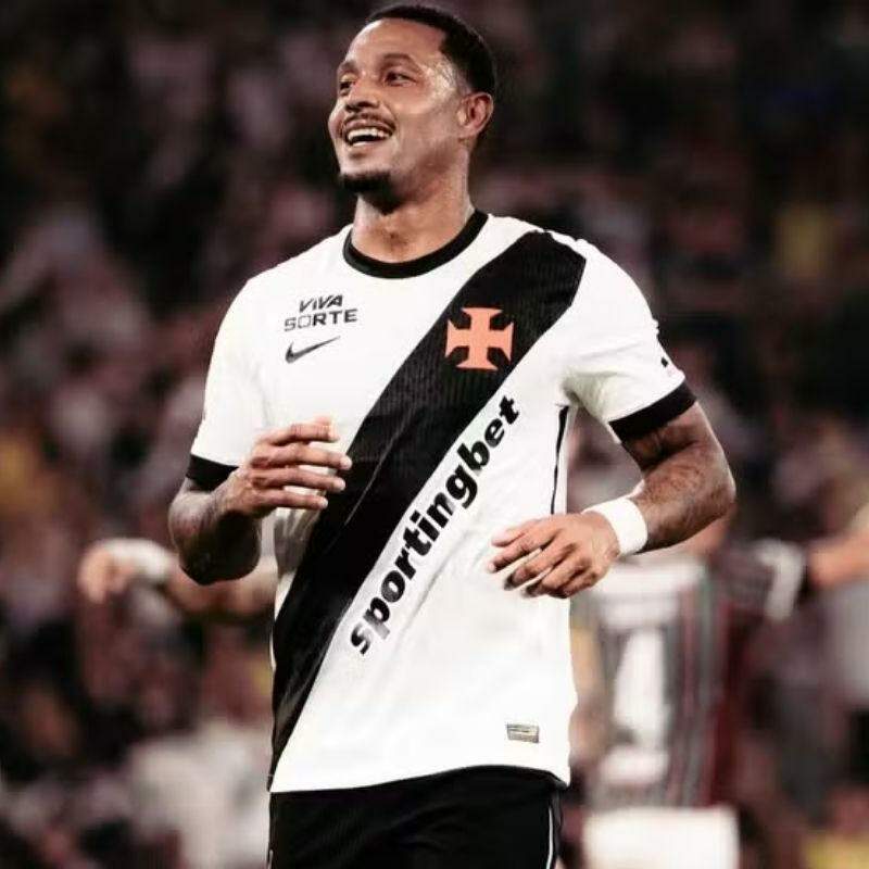 Jogador do Vasco é alvo de operação contra tráfico de armas e drogas