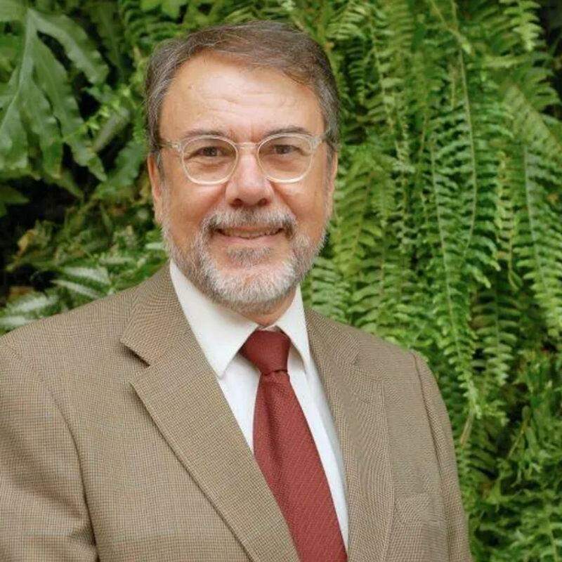 O jornalista Carlos Monforte, que iniciou a carreira em A Tribuna, morreu nesta segunda-feira (31) em Brasília (DF)