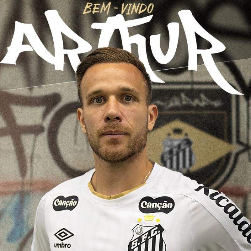 Volante Arthur assinou com o Santos após ficar livre no mercado; até julho, ele, que pertencia à Juventus (ITA), defendeu o Grêmio por empréstimo