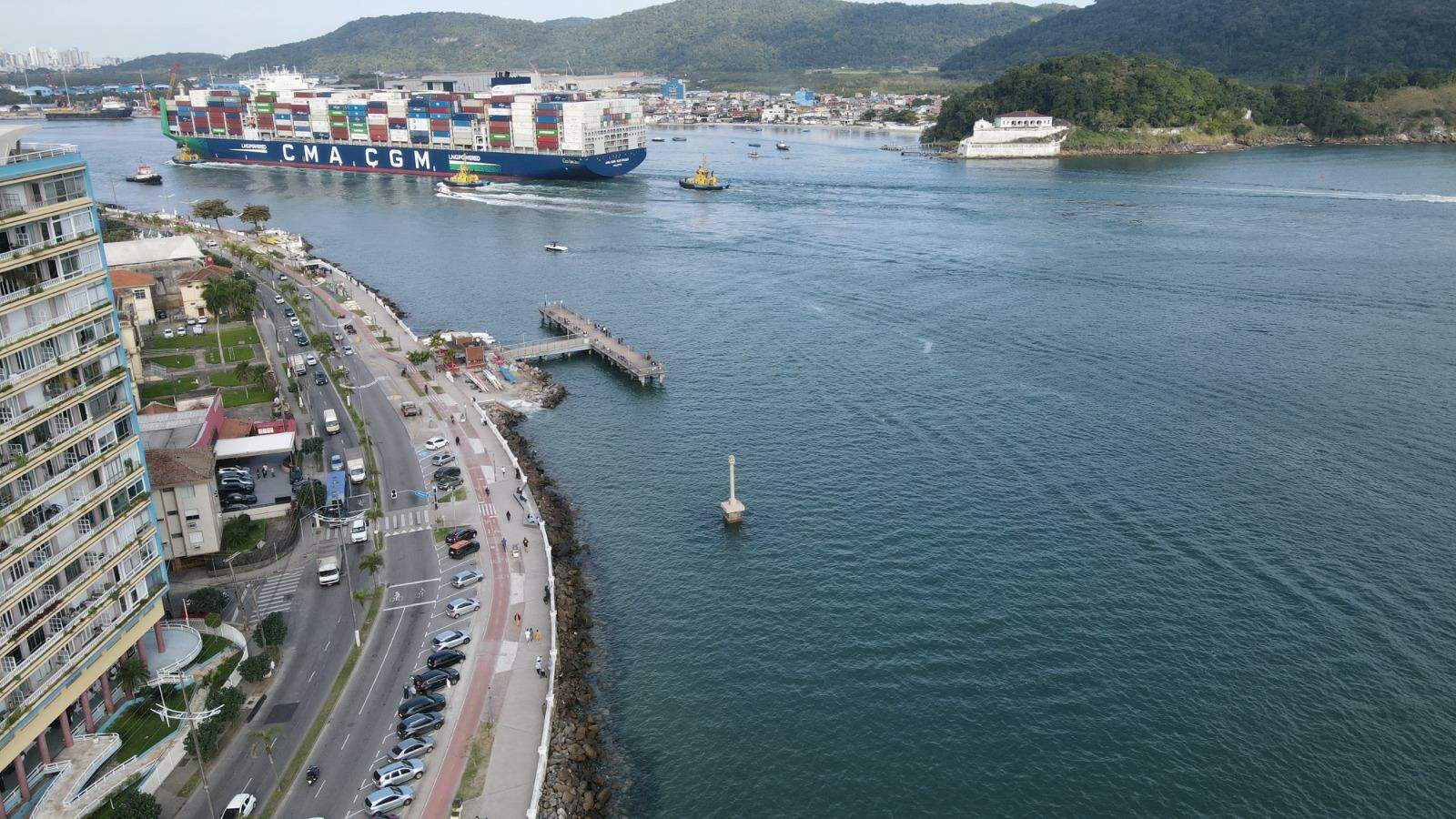 Canal de navegação do Porto de Santos possui 24,6 quilômetros de extensão