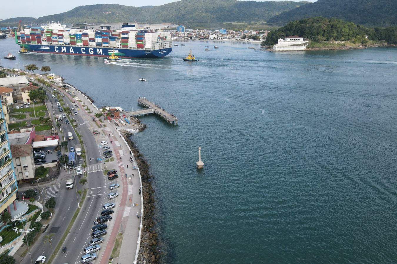 Canal de navegação do Porto de Santos possui 24,6 quilômetros de extensão