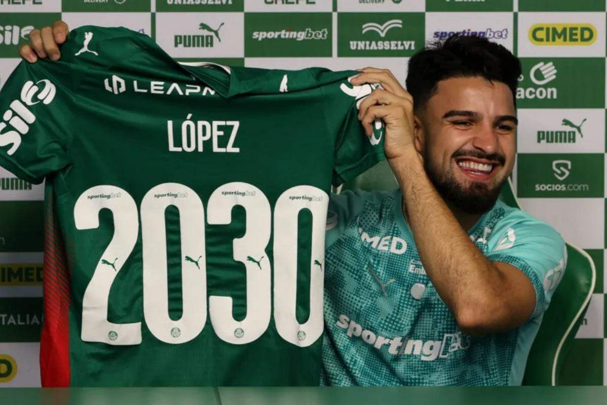 Palmeiras anuncia a renovação de contrato com o atacante Flaco López até 2030