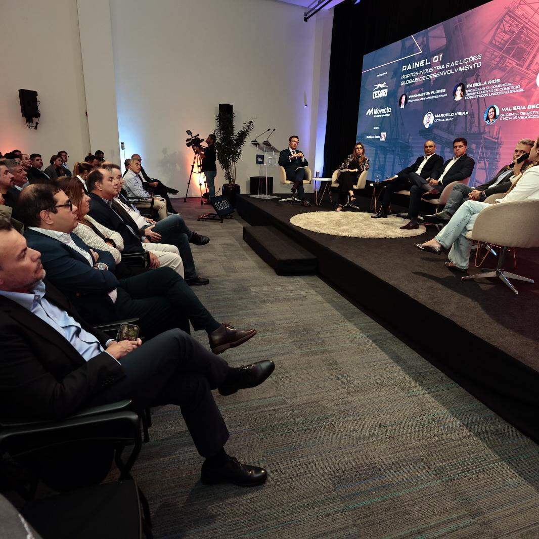 Summit Porto-Indústria welcomed an audience to the Grupo Tribuna auditorium and discussed relevant issues