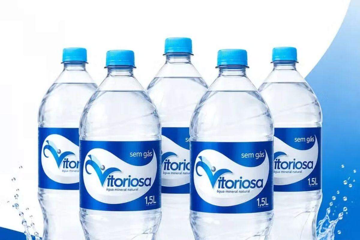 Anvisa interdita lote de água mineral após detectar contaminação; veja qual