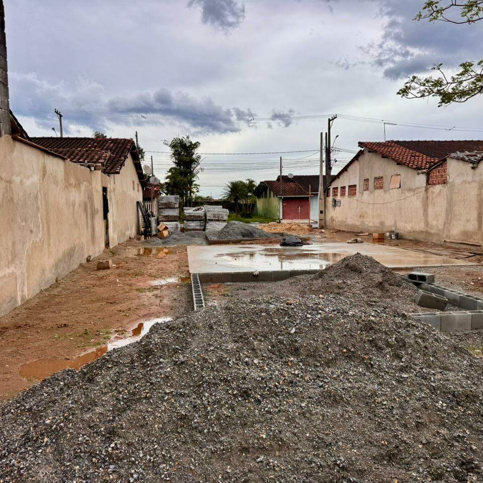 O projeto prevê ainda a instalação de bancos, lixeiras, arborização e canteiros, ampliando o conforto e a qualidade ambiental do entorno, segundo a Prefeitura