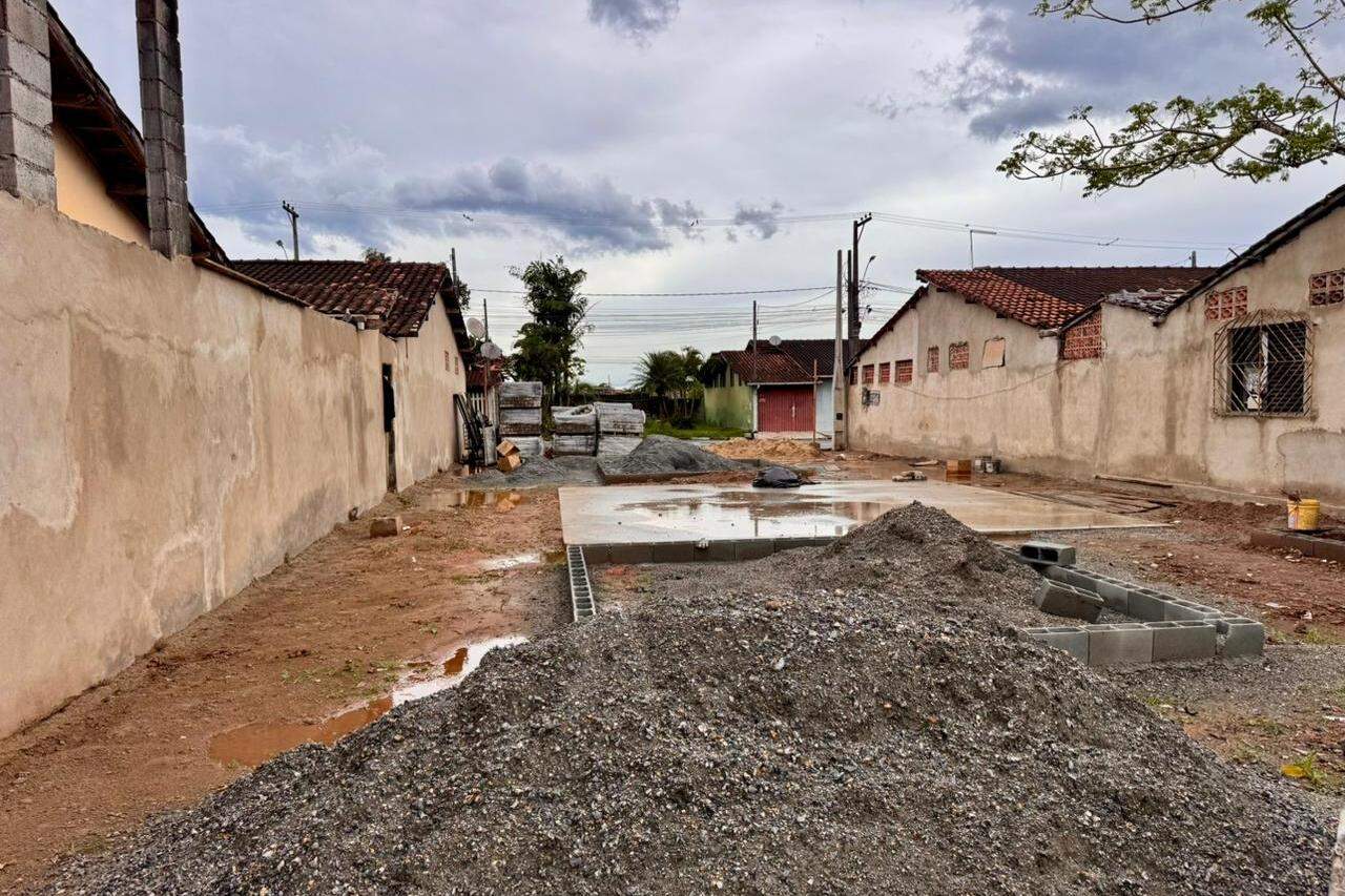 O projeto prevê ainda a instalação de bancos, lixeiras, arborização e canteiros, ampliando o conforto e a qualidade ambiental do entorno, segundo a Prefeitura
