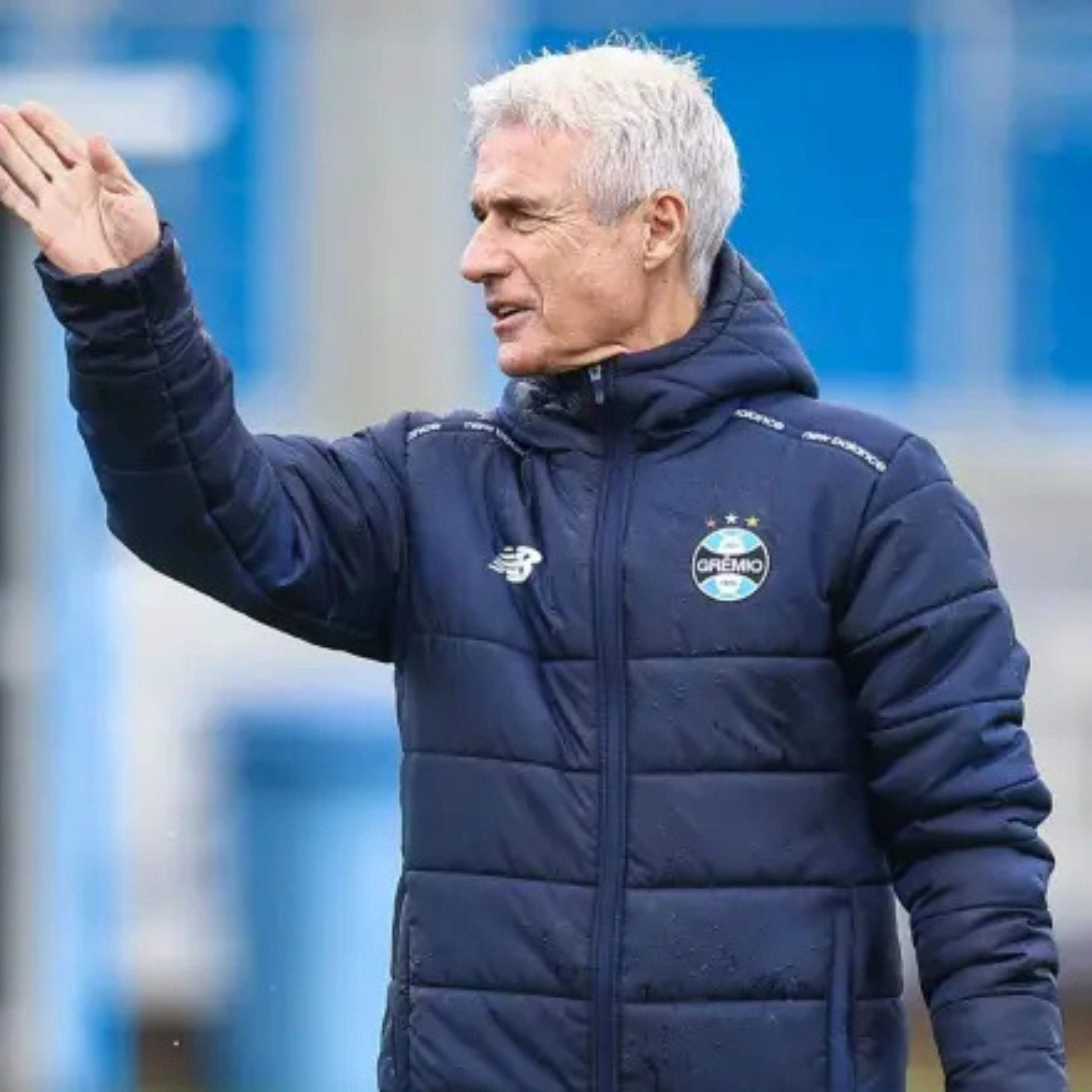 Golpista é preso após se passar pelo técnico Luís Castro para pedir dinheiro a elenco do Grêmio