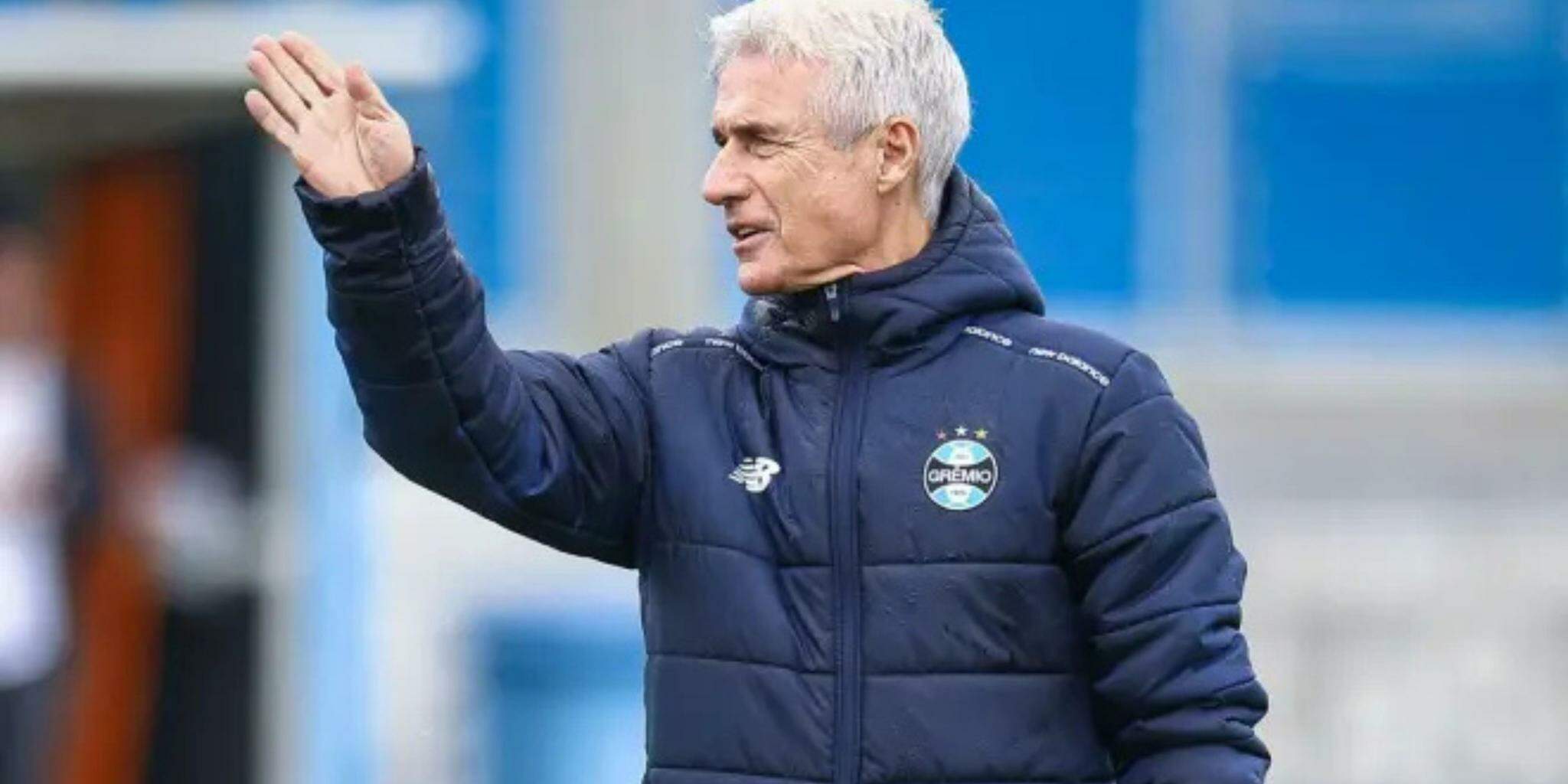 Golpista é preso após se passar pelo técnico Luís Castro para pedir dinheiro a elenco do Grêmio
