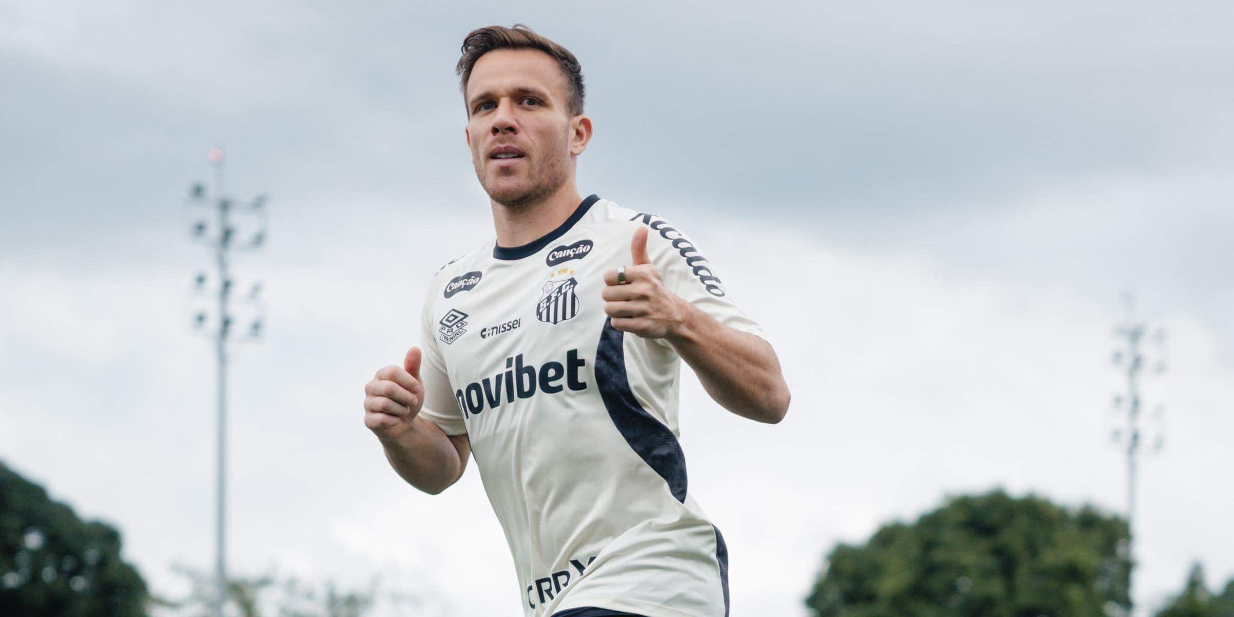 Arthur vem treinando com o elenco e deve estrear no Peixe atuando como segundo volante ou meia contra o Inter