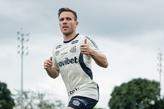 Arthur vem treinando com o elenco e deve estrear no Peixe atuando como segundo volante ou meia contra o Inter