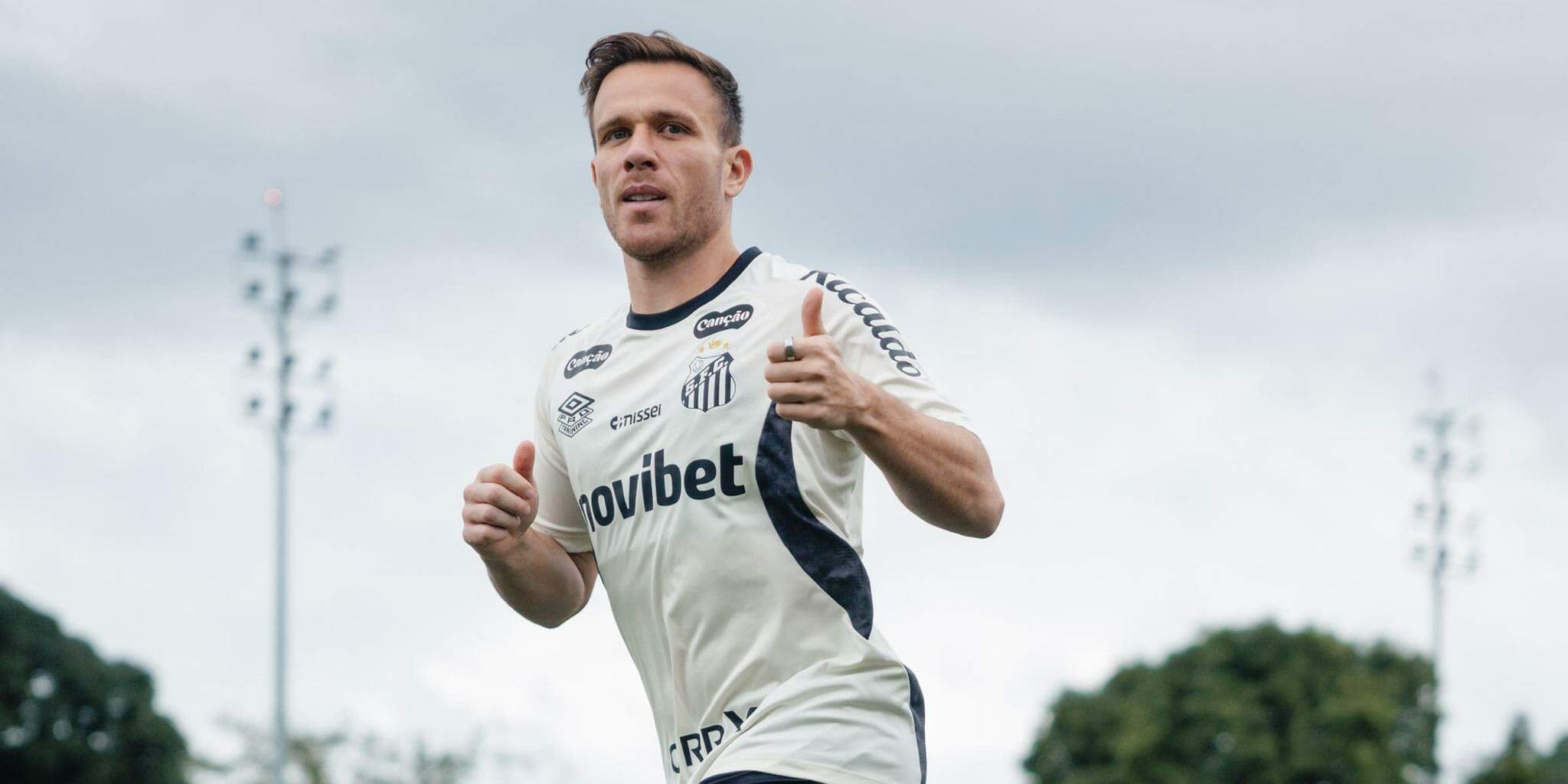 Arthur deve estrear pelo Santos contra um adversário que enfrentou diversas vezes nos tempos de Grêmio