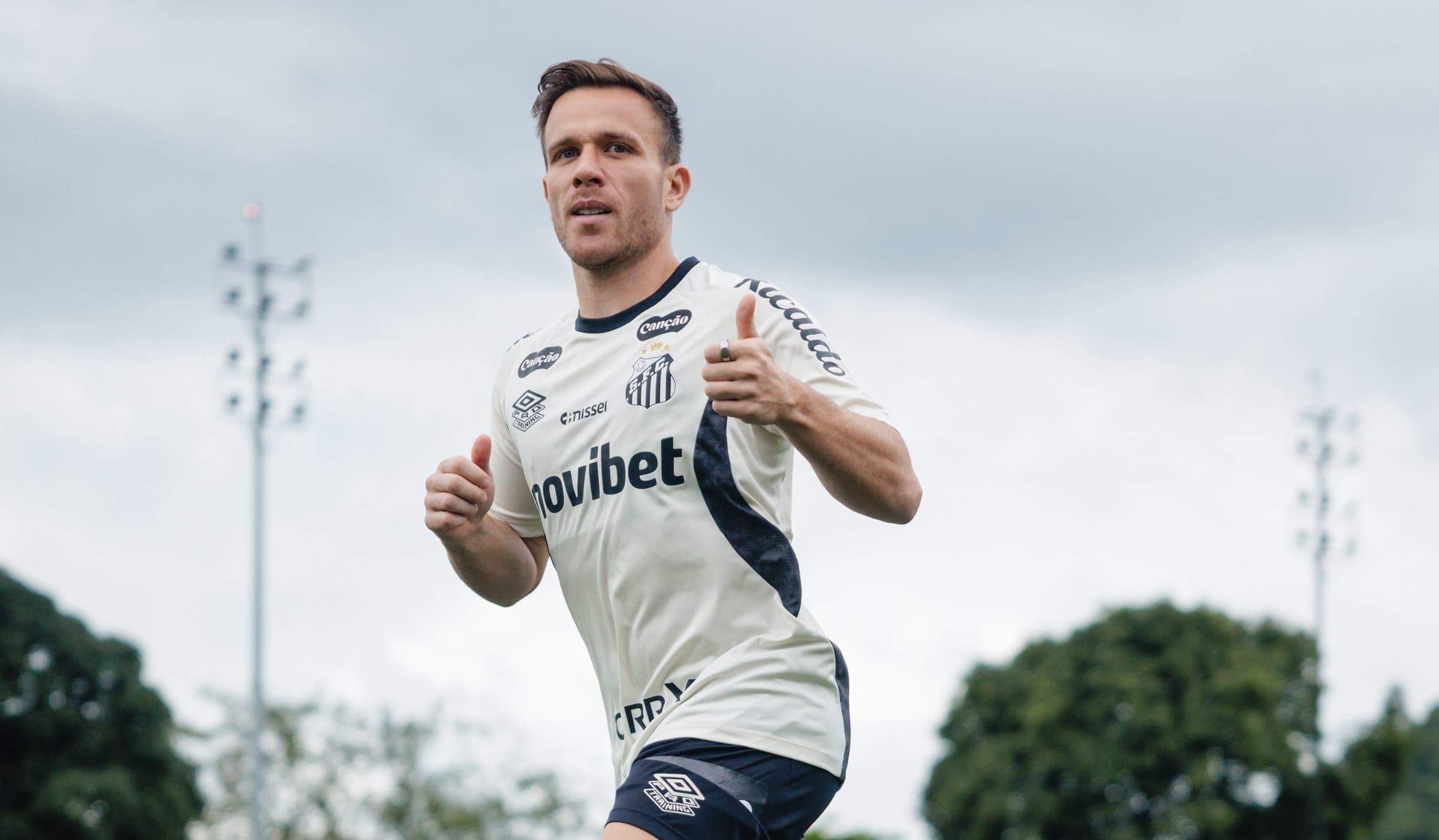 Arthur deve estrear pelo Santos contra um adversário que enfrentou diversas vezes nos tempos de Grêmio